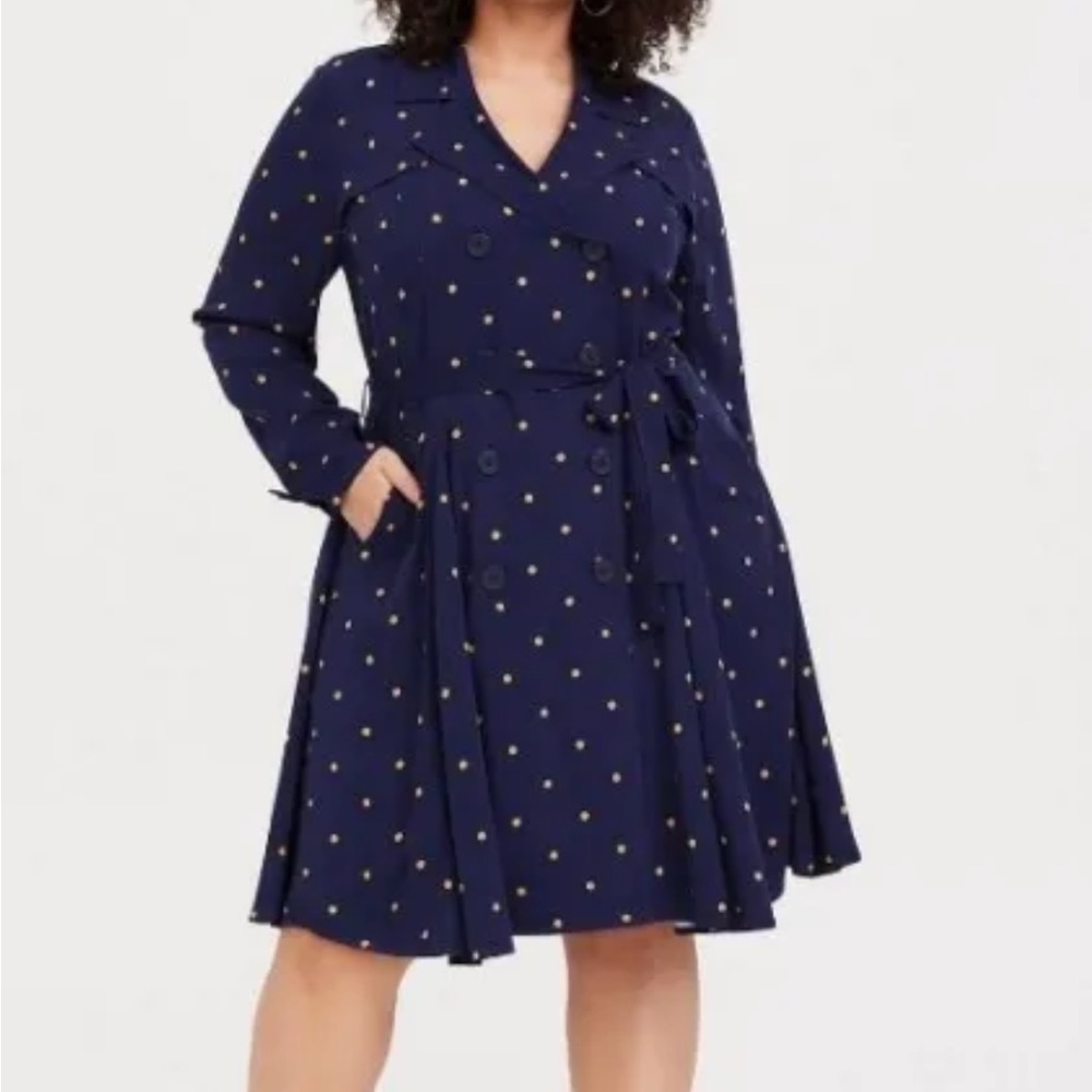 Torrid Rayon Twill Navy polka dot Trench Coat plus size 6X 30 fit flare